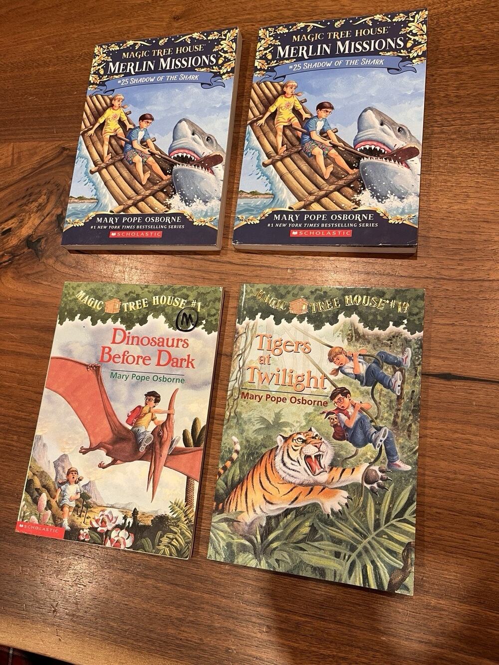 Magic Tree‎ House Lot Of 4 Books